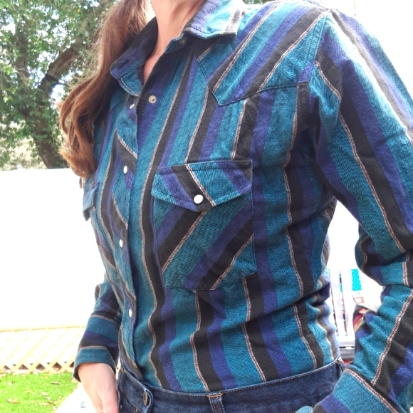 Vintage 90s Wrangler snap front